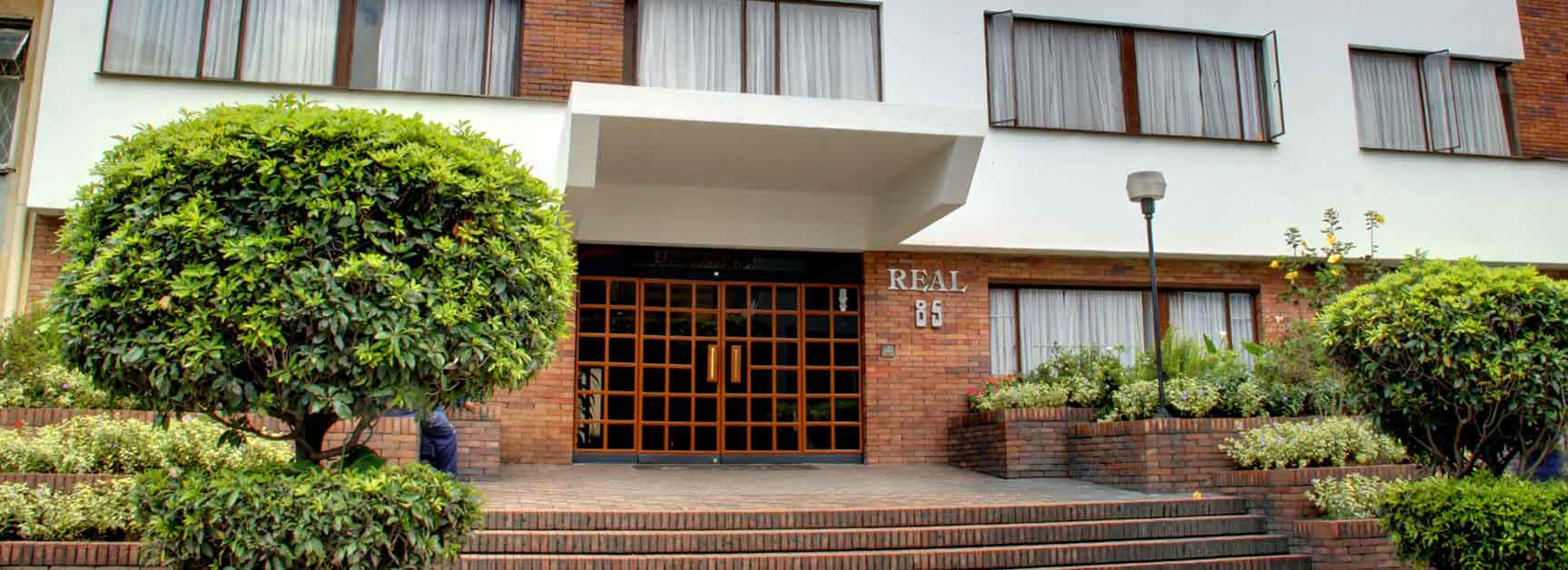 Suites Real 85